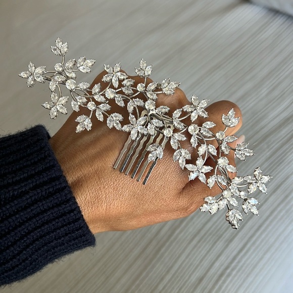 Bridal hair piece. Excellent condition. - Picture 1 of 2